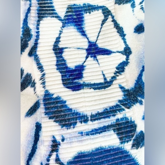 Central Park West Cropped Sweater Hoodie Size XS - Picture 8 of 8